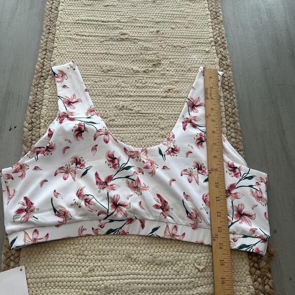 NWT Fabletics Winn Sports Bra Salar Legging White Pink Floral Lily Set Sz XXL - Picture 3 of 8